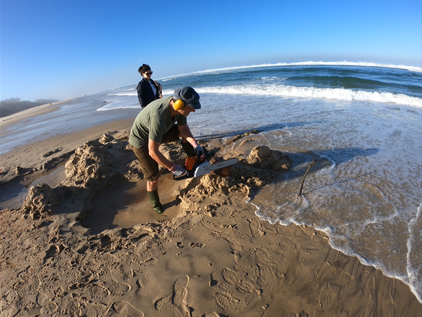 Cutting with waves